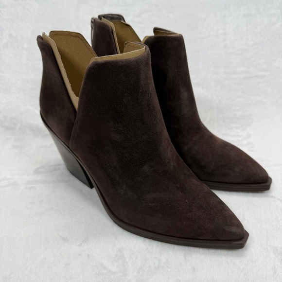 Vince Camuto Suede Ankle Booties Pointed Toe Brown Heel Size 8M - Picture 2 of 12